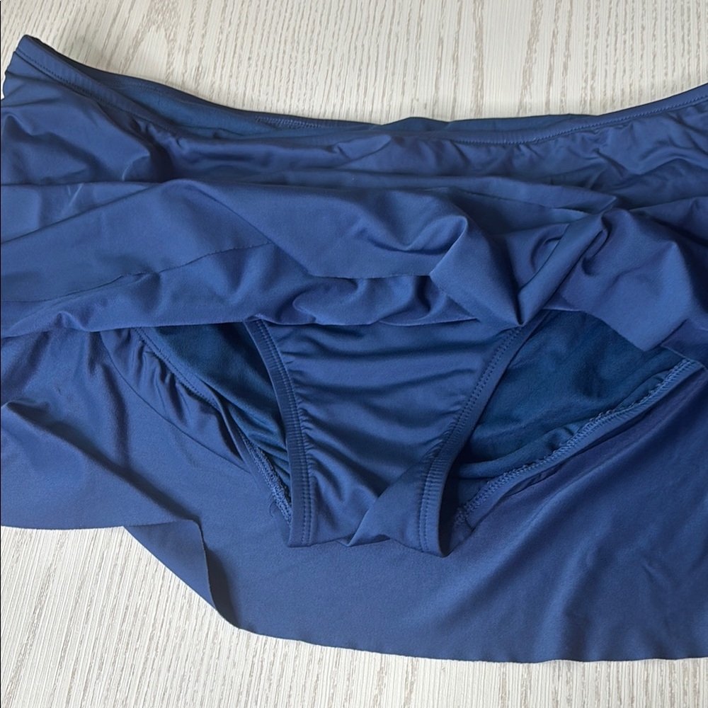 Chic Blue Bikini Set with Classic Design - Picture 14 of 14